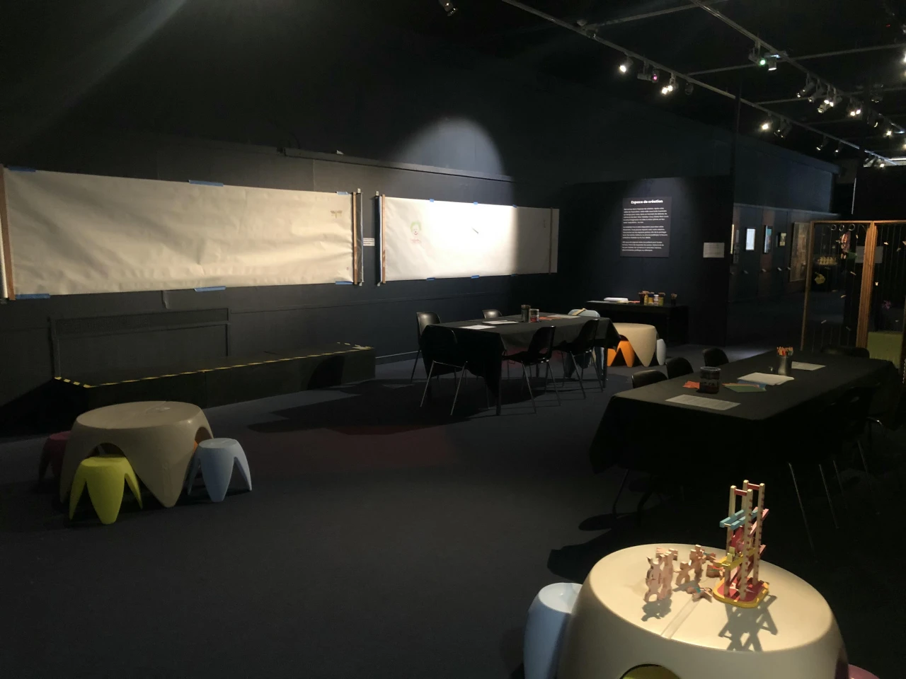 Entre nos mains - Espace de création © Musées de Châlons-en-Champagne, Anne-Julie Lanoue Entre%20nos%20mains%20-%20espace%20de%20creation%20C%20Musees%20de%20Chalons-en-Champagne%20Anne-Julie%20LANOUE